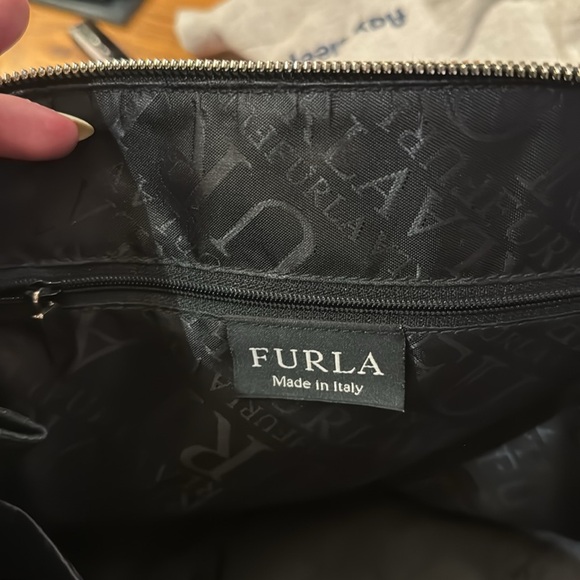 Furls black leather crossbody/handbag - Picture 4 of 4